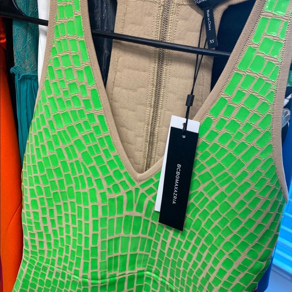 BCBGMaxAzria Vinyl Bodycon Dress Vibrant Green New - Picture 7 of 9
